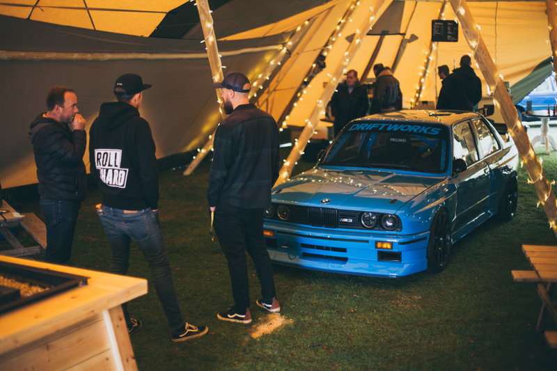 Illustration for article titled How a County Pub in England Became a Car Culture Hub
